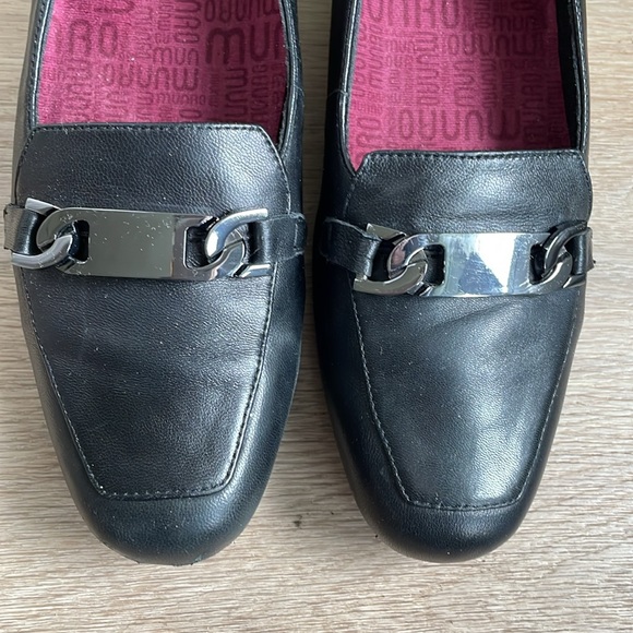 Munro Blair Black Leather Slip On Flats with Silver Horse Bit Detail - Picture 5 of 6
